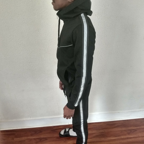 Tracksuit - Picture 5 of 8